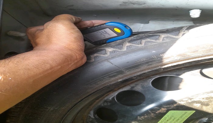 2012 Audi A4 2.0 TDI, Diesel, Automatic, 87,623 km, tyre