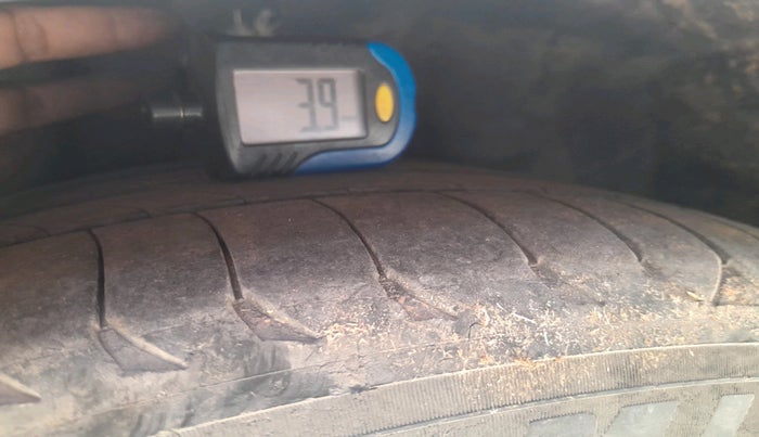 2012 Audi A4 2.0 TDI, Diesel, Automatic, 87,623 km, tyre