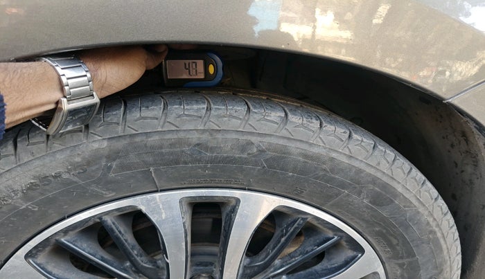 2022 Maruti Ertiga ZXI  CNG, Petrol, Manual, 1,07,611 km, tyre