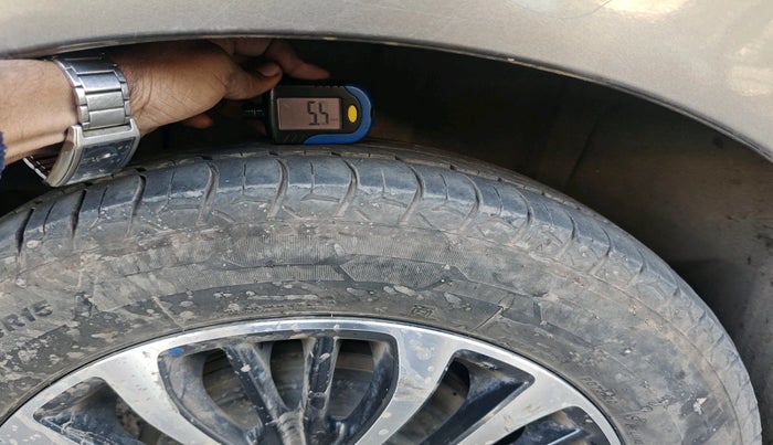 2022 Maruti Ertiga ZXI  CNG, Petrol, Manual, 1,07,611 km, tyre