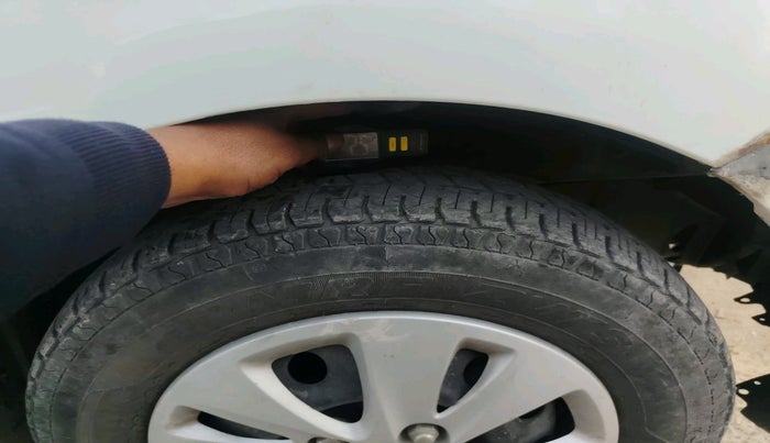 2012 Hyundai i10 MAGNA 1.2, Petrol, Manual, 1,02,636 km, tyre