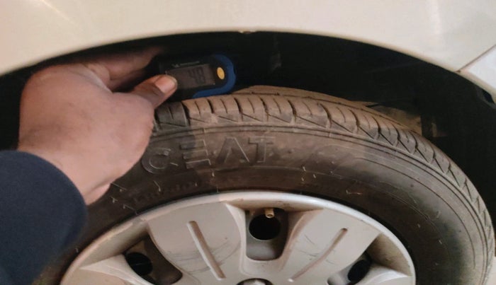 2010 Hyundai i10 MAGNA 1.2 AT, Petrol, Automatic, 99,387 km, tyre