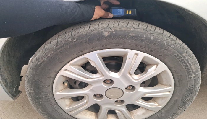 2016 Tata Tiago XZ PETROL, Petrol, Manual, 1,04,829 km, tyre