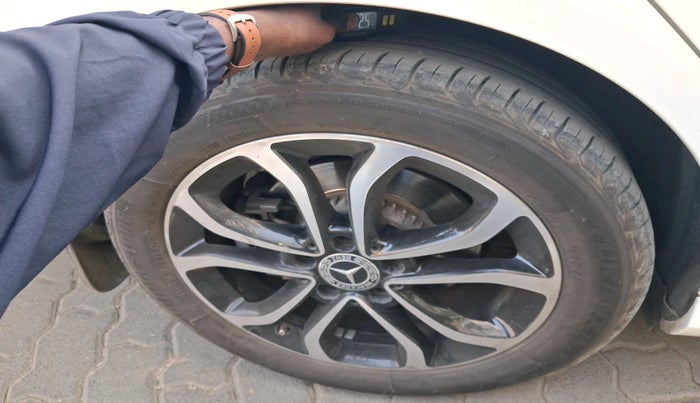 2021 Mercedes Benz C Class C 220d PROGRESSIVE, Diesel, Automatic, 33,258 km, tyre