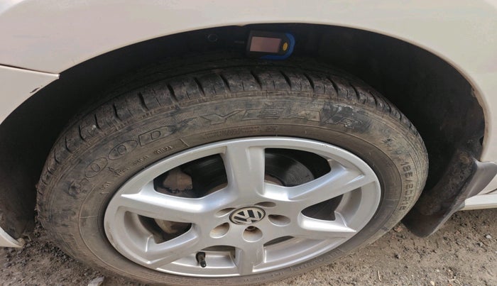 2016 Volkswagen Polo COMFORTLINE 1.2L, Petrol, Manual, 62,592 km, tyre