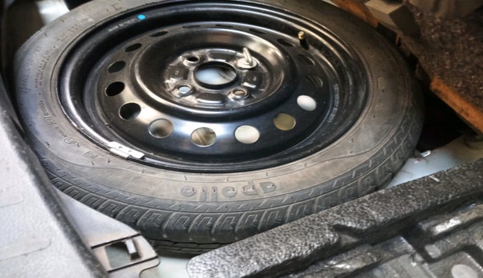 2014 Maruti Wagon R 1.0 VXI, Petrol, Manual, 34,585 km, tyre