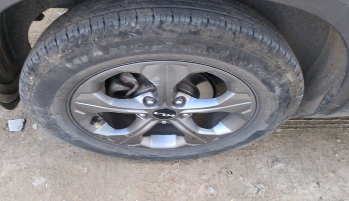 2021 KIA SELTOS HTK PLUS 1.5 DIESEL, Diesel, Manual, 1,46,906 km, tyre