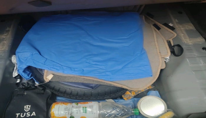 2016 Honda City 1.5L I-VTEC VX CVT, Petrol, Automatic, 6,22,940 km, tyre