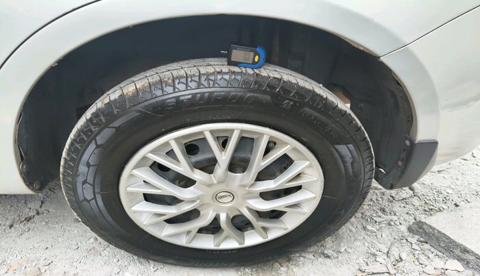 2012 Maruti Swift Dzire VDI, Diesel, Manual, 1,36,179 km, tyre