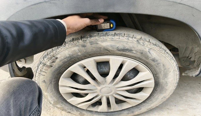 2016 Renault Kwid RXT 0.8, Petrol, Manual, 82,523 km, tyre