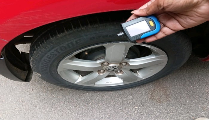 2012 Honda Jazz 1.2 L I-VTEC SELECT, Petrol, Manual, 1,08,947 km, tyre