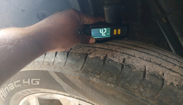 2014 Nissan Terrano XL D PLUS, Diesel, Manual, 63,960 km, tyre