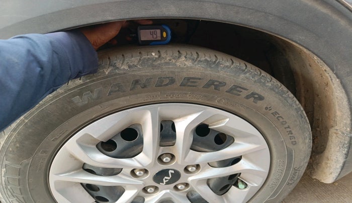 2023 KIA CARENS PRESTIGE 1.5 DIESEL IMT 7 STR, Diesel, Manual, 19,811 km, tyre