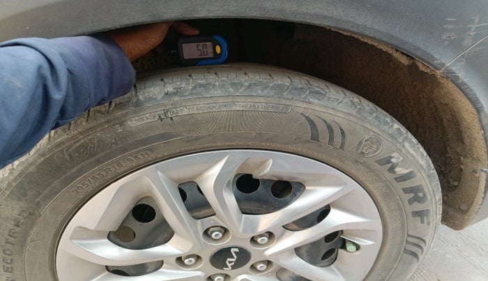 2023 KIA CARENS PRESTIGE 1.5 DIESEL IMT 7 STR, Diesel, Manual, 19,811 km, tyre