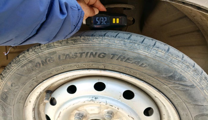 2014 Maruti Wagon R 1.0 LXI CNG, Petrol, Manual, 1,41,606 km, tyre