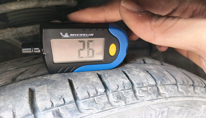 2011 Hyundai Santro Xing GLS, Petrol, Manual, 1,06,403 km, tyre