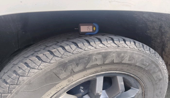 2017 Mahindra TUV300 T10, Diesel, Manual, 2,13,827 km, tyre