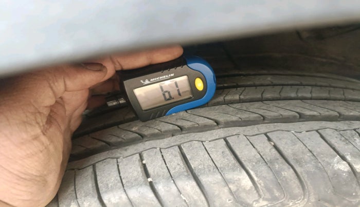 2024 Tata NEXON FEARLESS DCA DUAL TONE 1.2 PETROL, Petrol, Automatic, 6,960 km, tyre