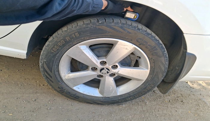 2016 Skoda Rapid 1.5 TDI CR STYLE PLUS AT, Diesel, Automatic, 1,15,896 km, tyre