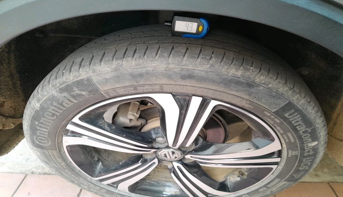 2022 MG ASTOR SHARP 1.5 MT, Petrol, Manual, 48,986 km, tyre