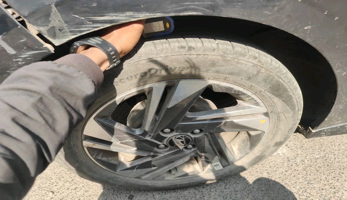 2022 Hyundai NEW I20 ASTA (O) 1.2 MT, Petrol, Manual, 18,399 km, tyre