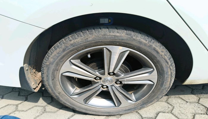 2018 Hyundai Verna 1.6 VTVT SX (O) AT, Petrol, Automatic, 13,347 km, tyre