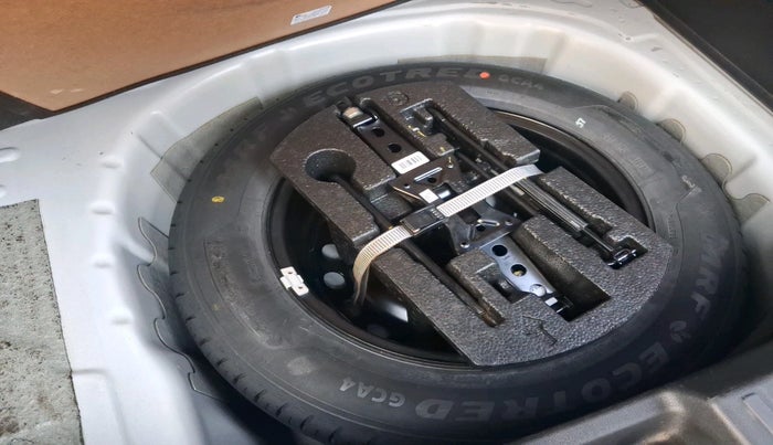 2024 Volkswagen TAIGUN COMFORTLINE 1.0 TSI MT, Petrol, Manual, 27,401 km, tyre