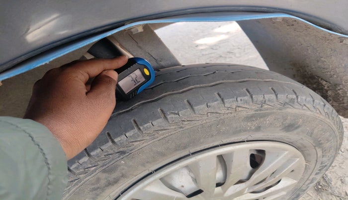 2018 Maruti Eeco 7 STR, Petrol, Manual, 1,10,471 km, tyre