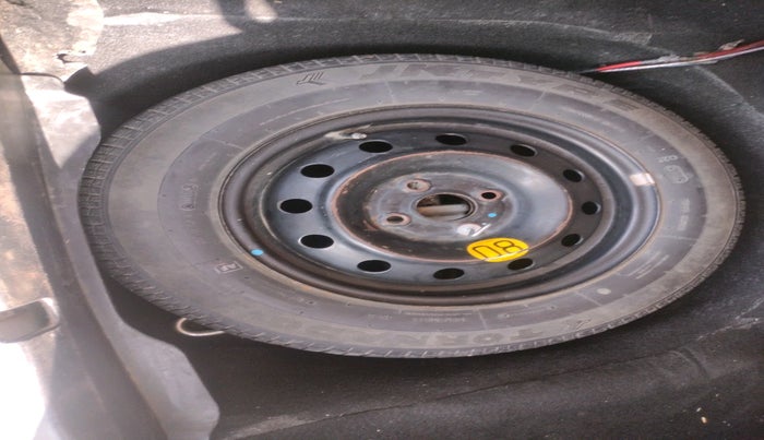 2016 Maruti Swift Dzire ZDI AMT, Diesel, Automatic, 1,57,399 km, tyre