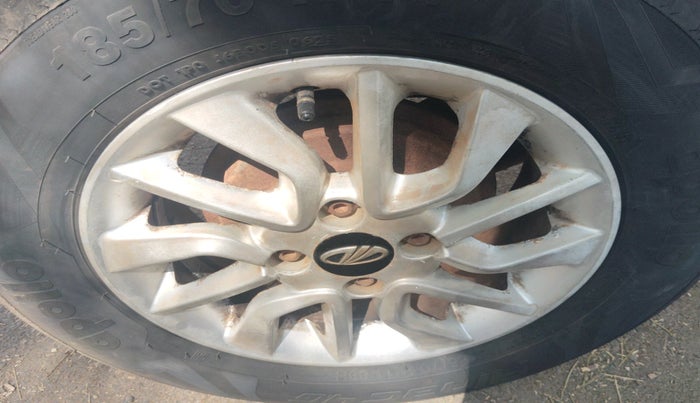 2016 Mahindra Kuv100 K8 6 STR, Petrol, Manual, 39,937 km, tyre