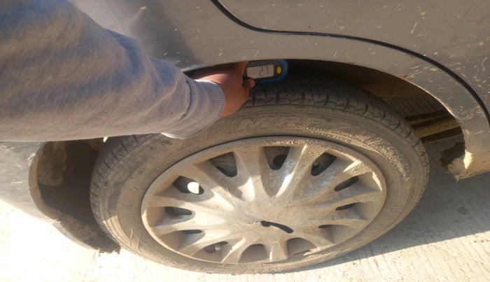 2012 Maruti Wagon R 1.0 VXI, Petrol, Manual, 1,08,485 km, tyre