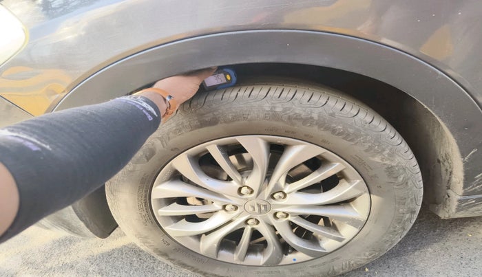 2016 Maruti S Cross ZETA 1.3, Diesel, Manual, 1,34,855 km, tyre