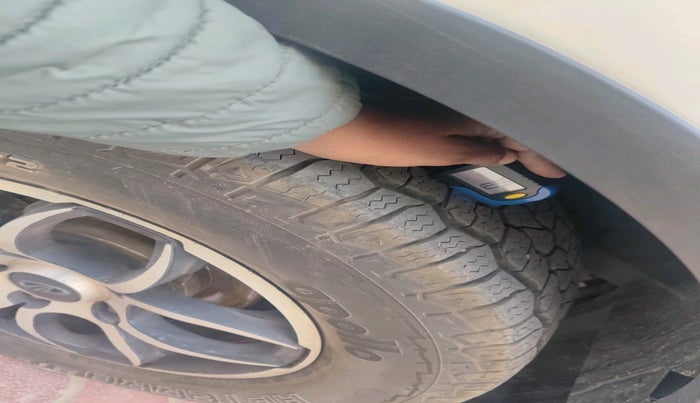 2016 Mahindra XUV500 W6 1.99, Diesel, Manual, 58,142 km, tyre