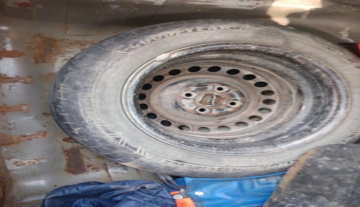 2014 Honda Amaze 1.5L I-DTEC S, Diesel, Manual, 1,31,790 km, tyre