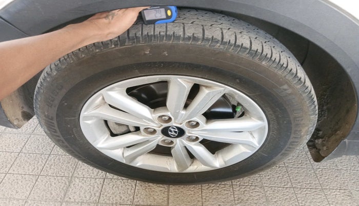 2016 Hyundai Creta SX PLUS 1.6 PETROL, Petrol, Manual, 1,04,931 km, tyre