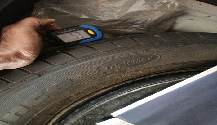 2016 Hyundai Creta SX PLUS 1.6 PETROL, Petrol, Manual, 1,04,931 km, tyre