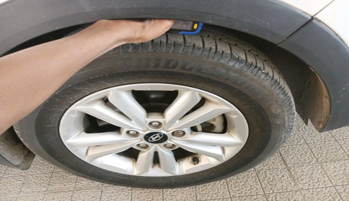 2016 Hyundai Creta SX PLUS 1.6 PETROL, Petrol, Manual, 1,04,931 km, tyre