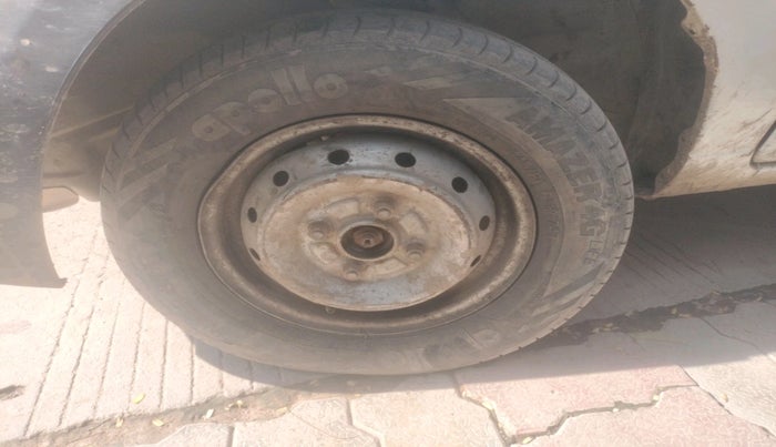 2010 Maruti Alto LXI, Petrol, Manual, 1,02,473 km, tyre