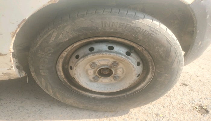 2010 Maruti Alto LXI, Petrol, Manual, 1,02,473 km, tyre