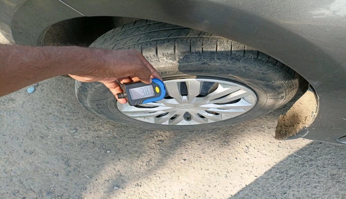 2018 Maruti Dzire VDI, Diesel, Manual, 93,332 km, tyre