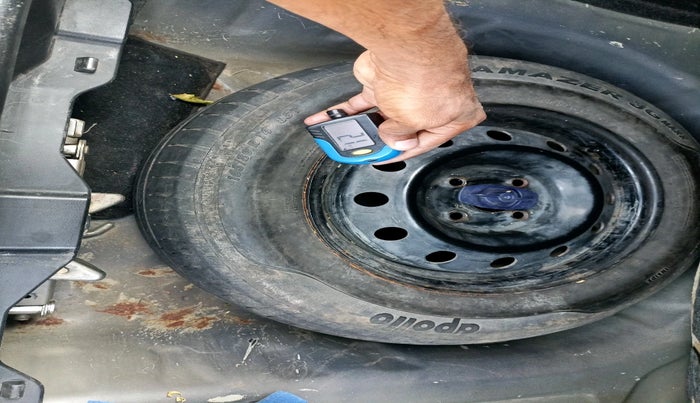 2018 Maruti Dzire VDI, Diesel, Manual, 93,332 km, tyre