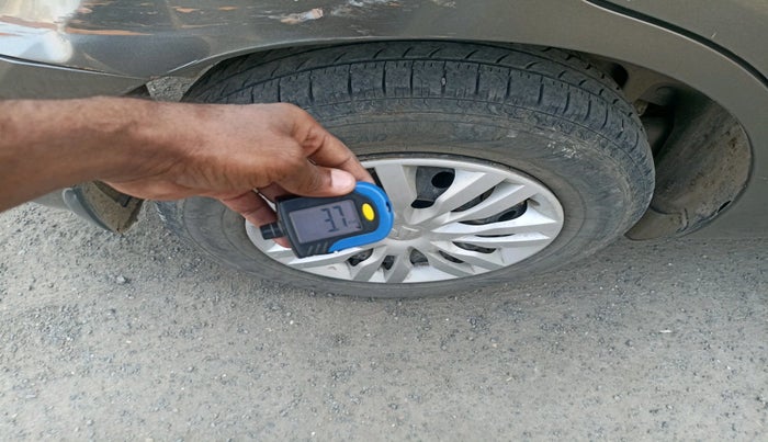 2018 Maruti Dzire VDI, Diesel, Manual, 93,332 km, tyre