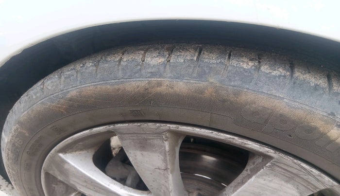 2012 Hyundai Verna FLUIDIC 1.6 CRDI SX, Diesel, Manual, 1,55,628 km, tyre