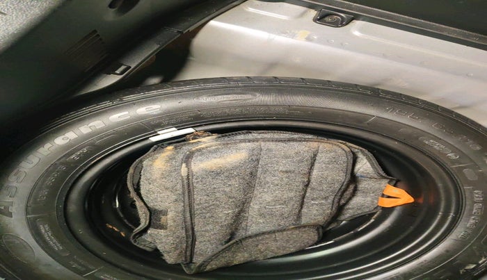 2021 Hyundai VENUE S+ 1.2, Petrol, Manual, 35,636 km, tyre