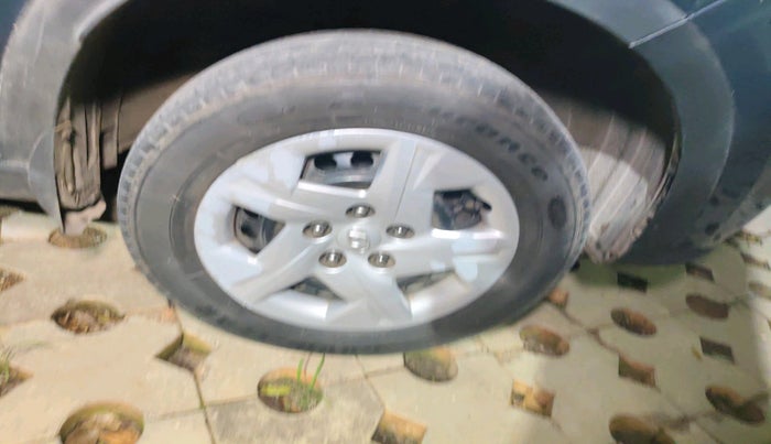 2021 Hyundai VENUE S+ 1.2, Petrol, Manual, 35,636 km, tyre