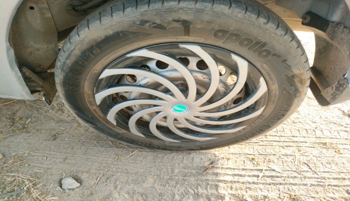 2014 Honda Amaze 1.5L I-DTEC E, Diesel, Manual, 1,54,810 km, tyre