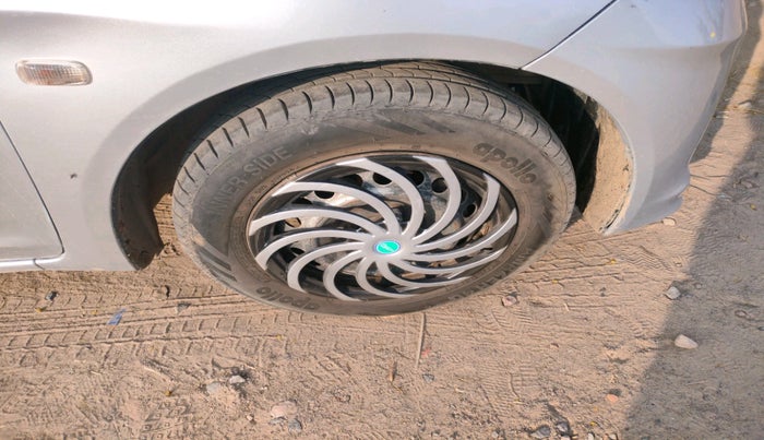 2014 Honda Amaze 1.5L I-DTEC E, Diesel, Manual, 1,54,810 km, tyre