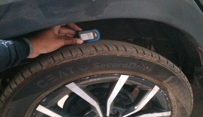 2018 Mahindra KUV 100 NXT K8 P 6 STR, Petrol, Manual, 44,482 km, tyre