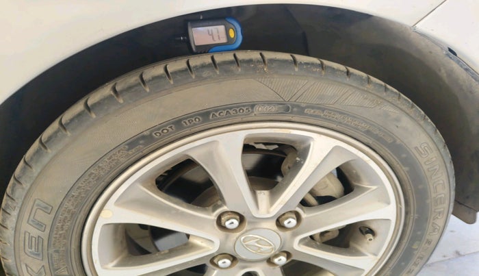 2016 Hyundai Grand i10 ASTA (O) AT 1.2 KAPPA VTVT, Petrol, Automatic, 68,427 km, tyre