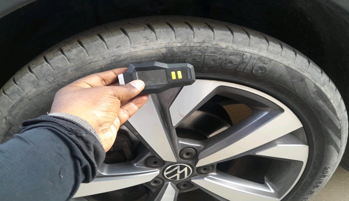 2022 Volkswagen TAIGUN TOPLINE 1.0 TSI MT, Petrol, Manual, 31,159 km, tyre